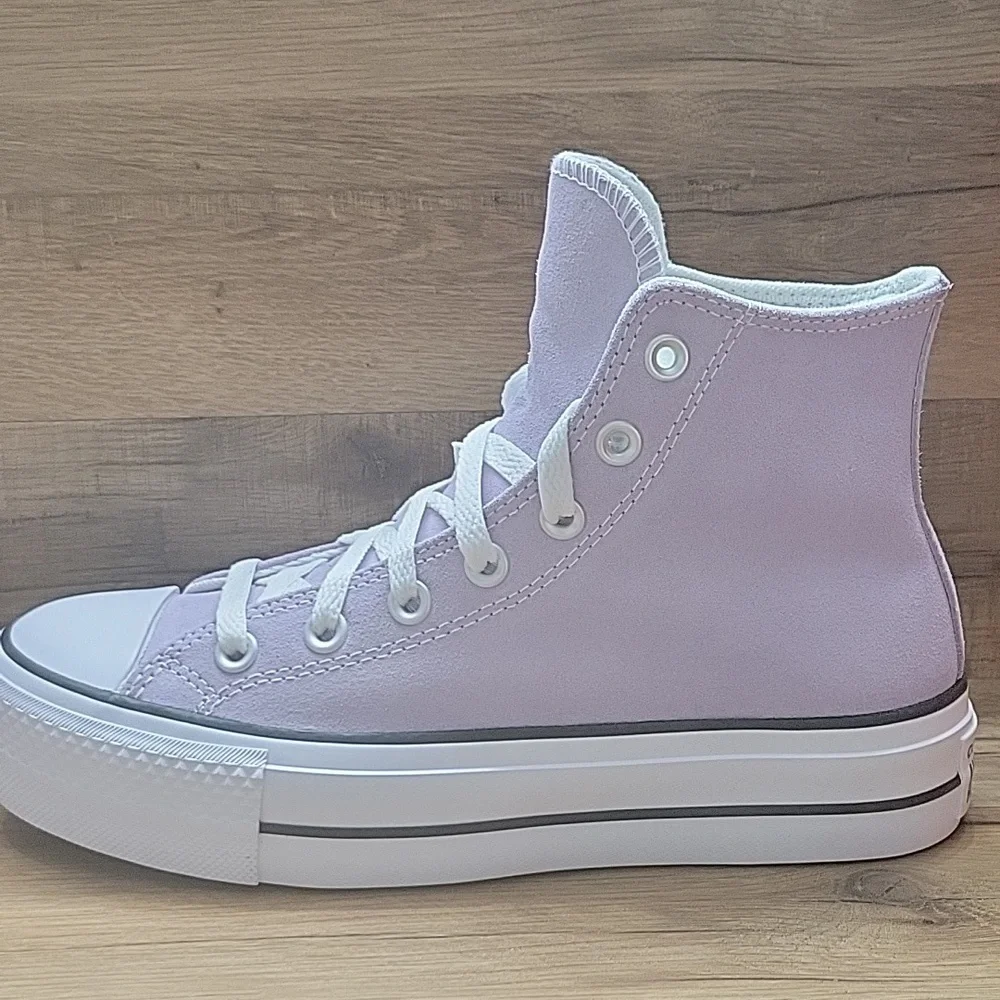 Converse Purple and White High-Top Sneakers Brand new in the box no lid authenti
